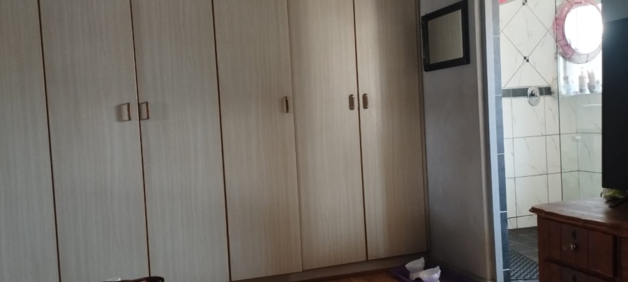 4 Bedroom Property for Sale in Noorsekloof Eastern Cape